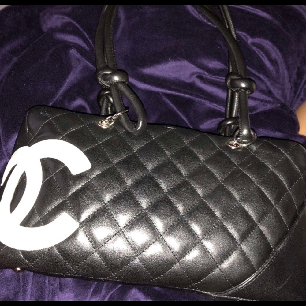 RARE!😍Chanel white and black quilted ligne cambon